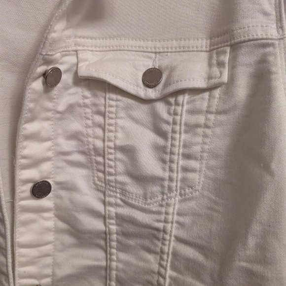 White LiverPool Classic Jean Jacket, size XL, Pockets, Button Closure - Picture 3 of 5